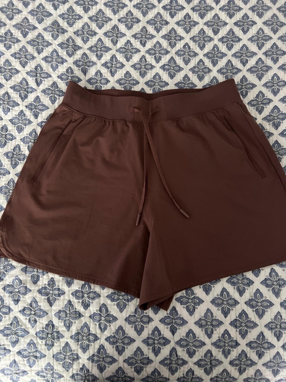 lululemon athletica License to Train High Rise Athletic Drawstring 4inch inseam